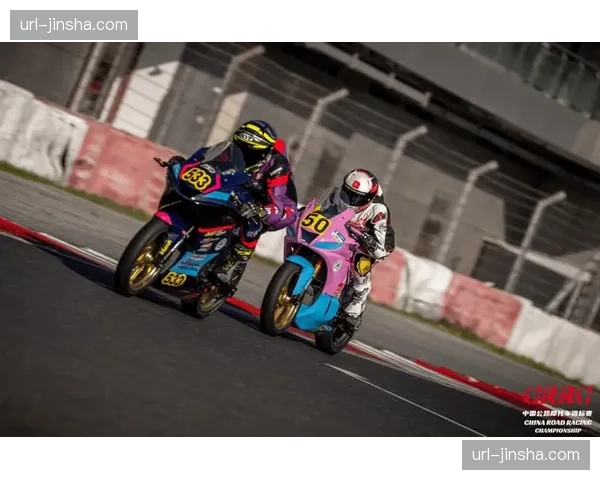 团队战术生效:SCOTT-SRAM车队在XC混合接力赛中完美配合夺冠 团队战术生效:SCOTT-SRAM车队在XC混合接力赛中完美配合夺冠